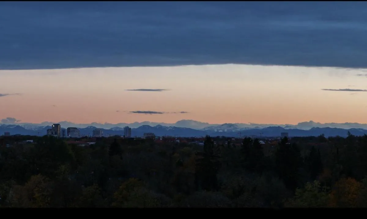 Image of Alpine & Munich skyline view apt