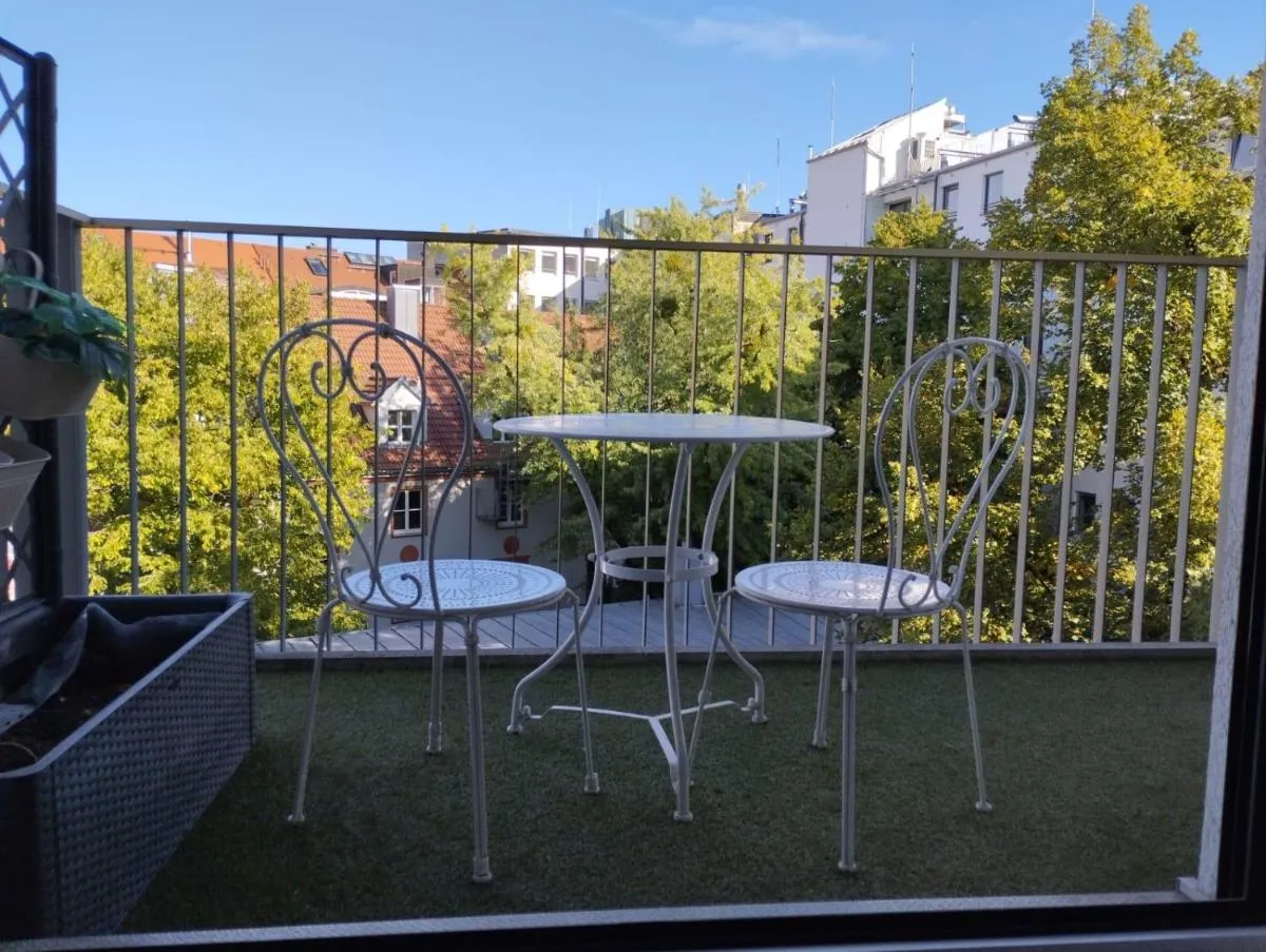 Image 4 of Amalien 12