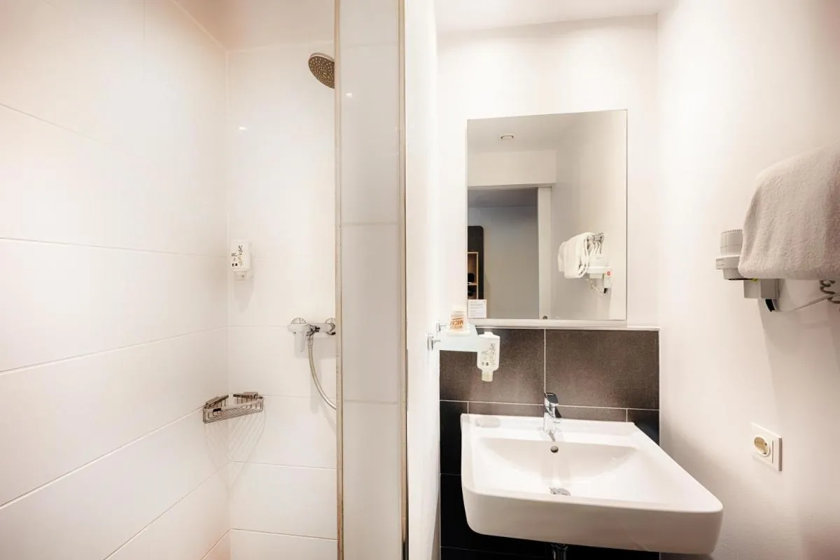 Image 4 of B&B Hotel München-Moosach