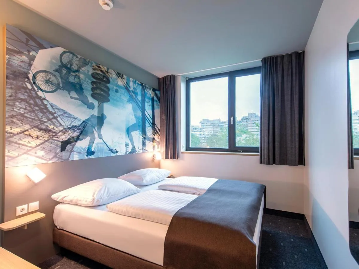 Image 1 of B&B Hotel München-Olympiapark
