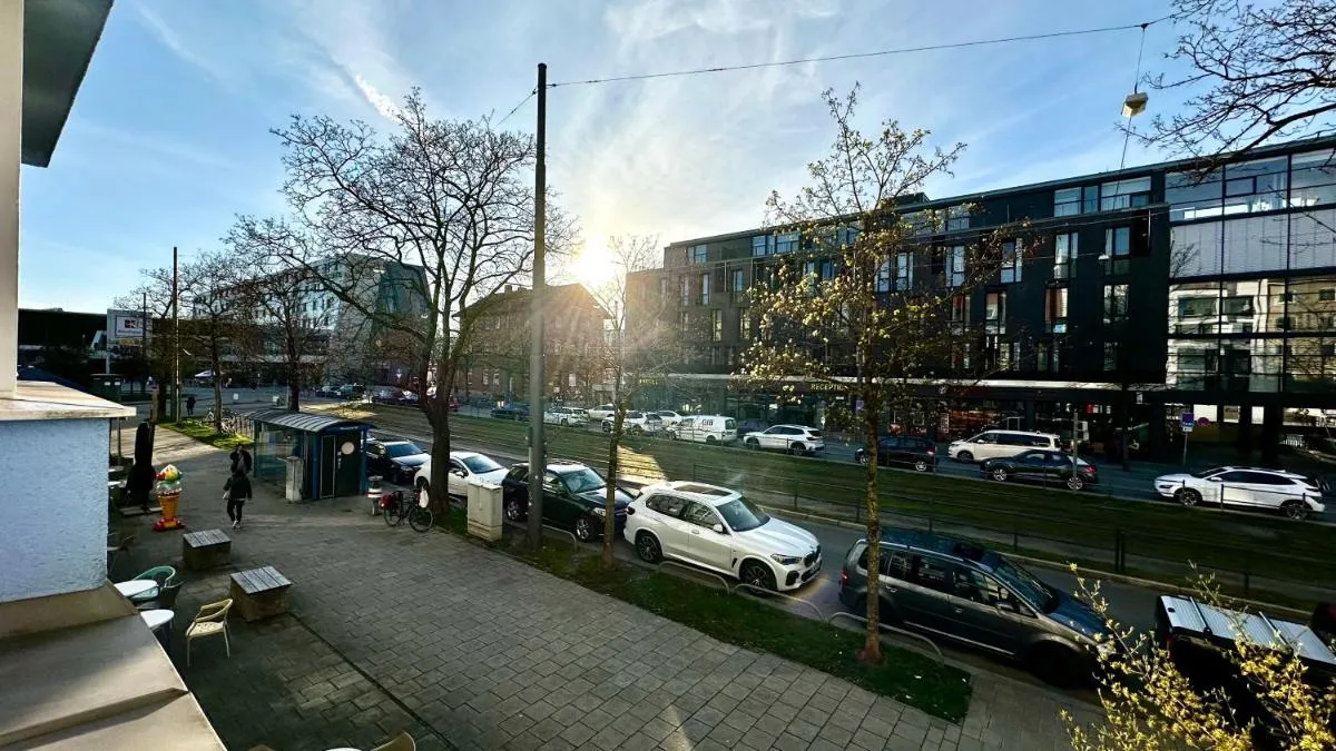 Image 5 of BeeFree City Connect-Metro-Shops-FreeParking