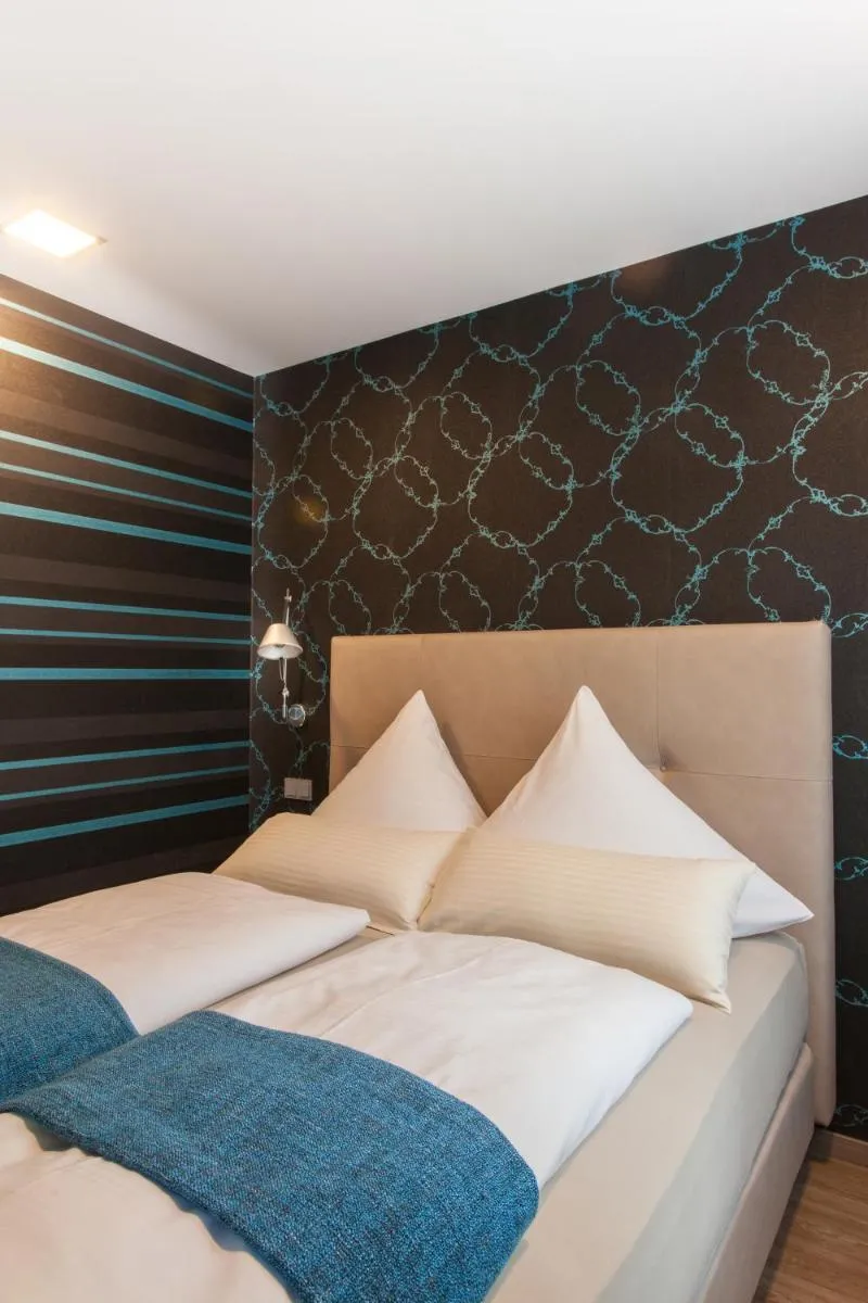 Image 3 of Belle Blue Zentrum