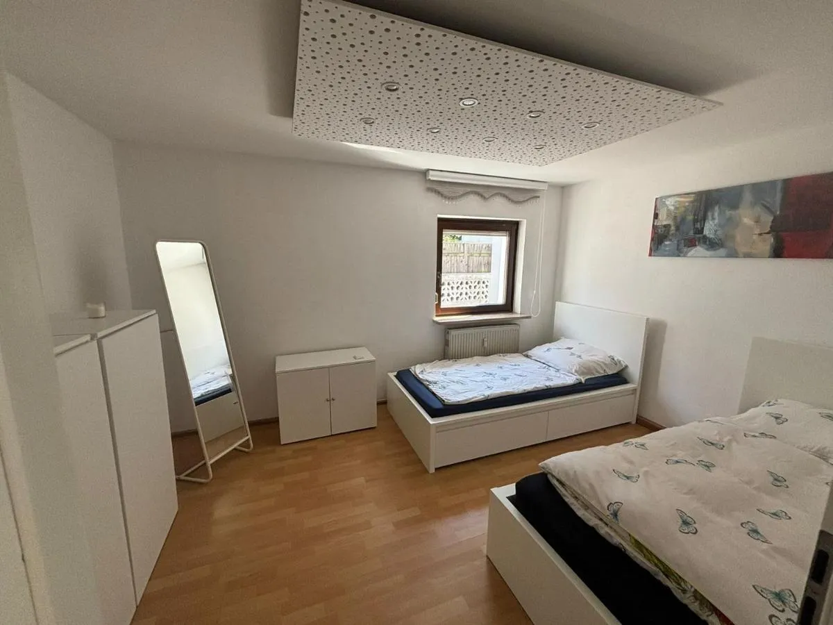 Image 1 of Erdgeschosswohnung neben Schloss Blutenburg mit privatem Garten