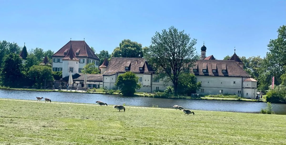 Image 5 of Erdgeschosswohnung neben Schloss Blutenburg mit privatem Garten