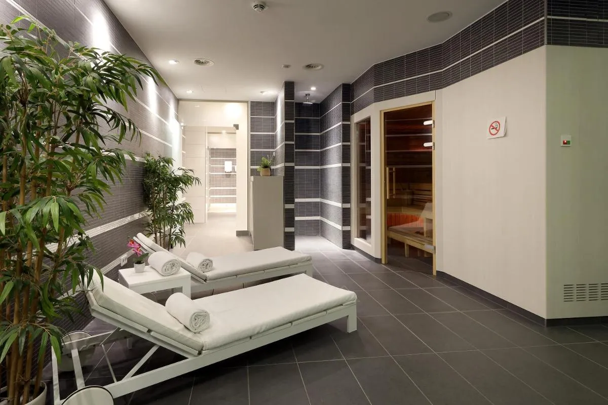 Image 2 of Eurostars Book Hotel