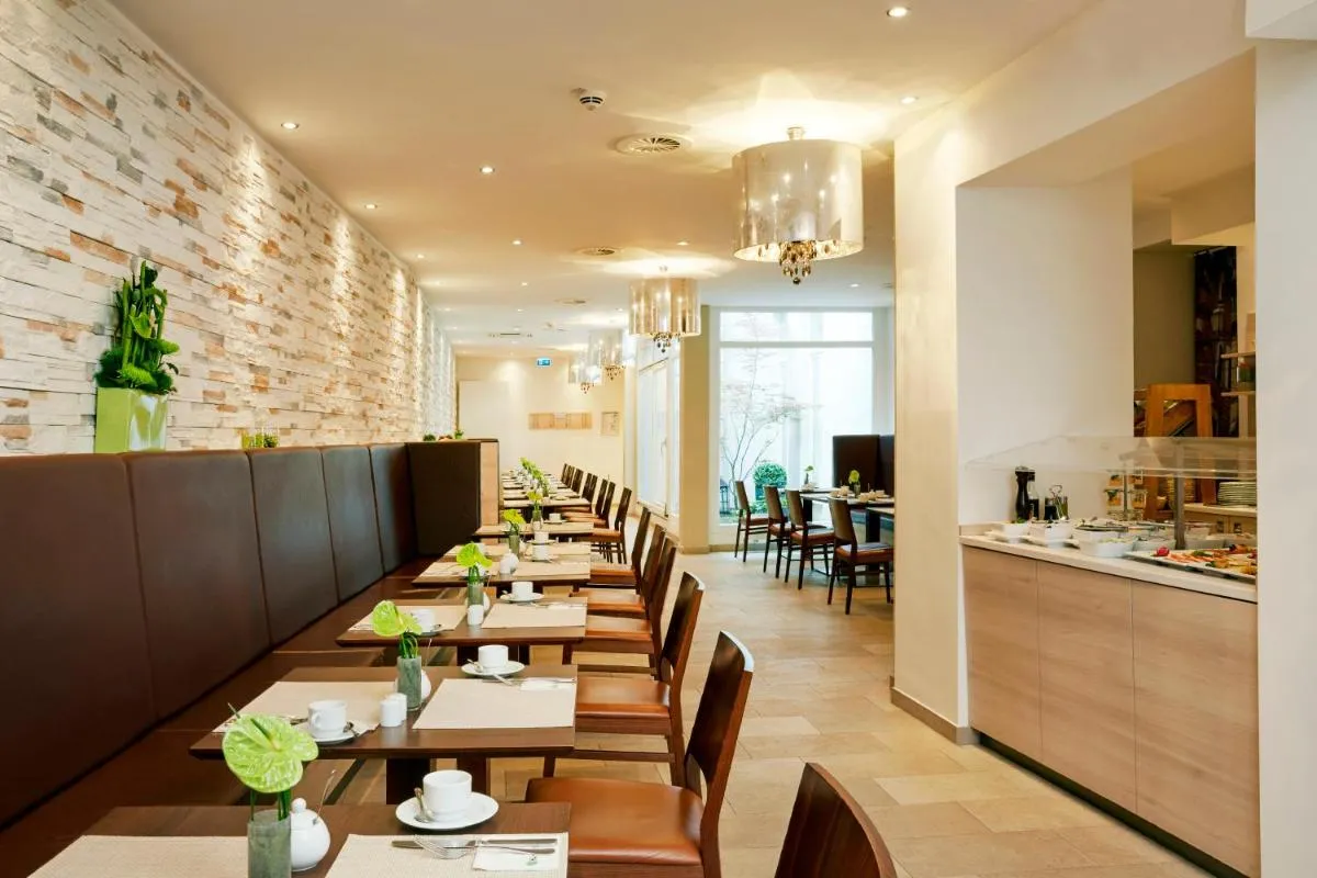 Image 3 of H+ Hotel München