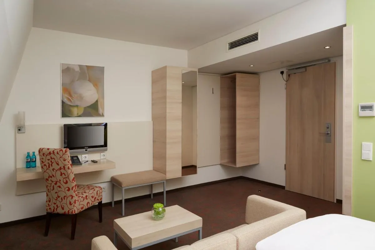 Image 4 of H+ Hotel München