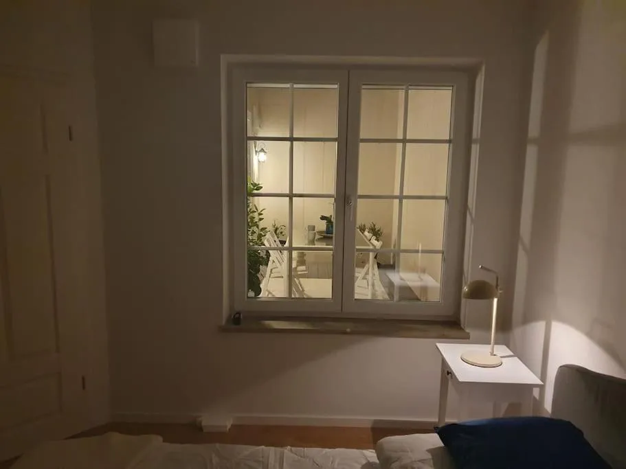 Image 2 of Helle 3 Zimmer Souterrainwohnung in einem Neubau-Villa
