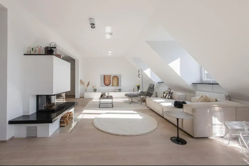 Image of Hemingway Penthouse with Fireplace/Chimney