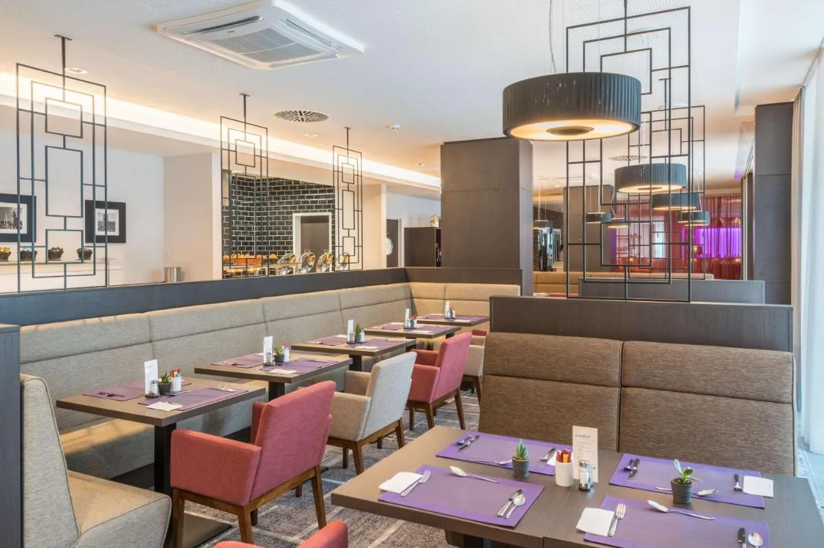 Image 3 of Hilton Garden Inn Munich City West