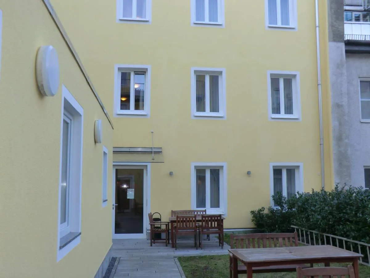 Image 5 of Hotel Andra München