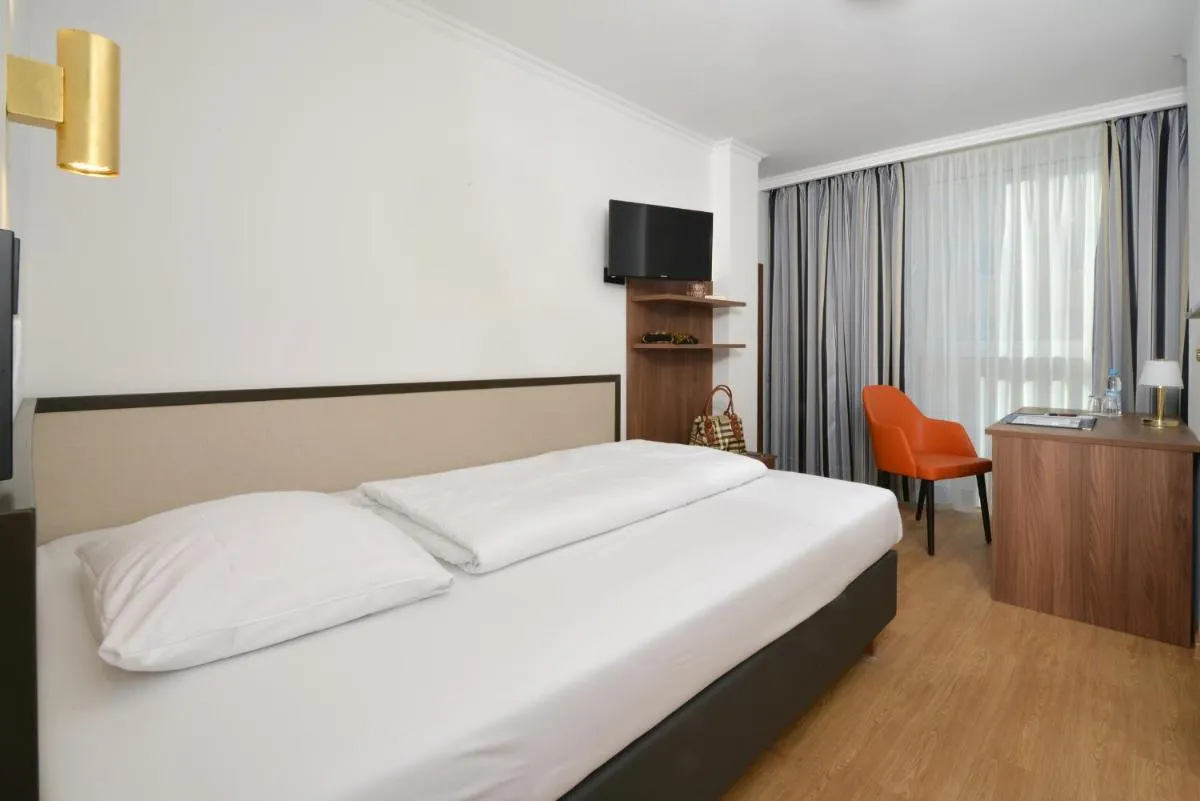 Image 1 of Hotel Aurbacher Hof GmbH