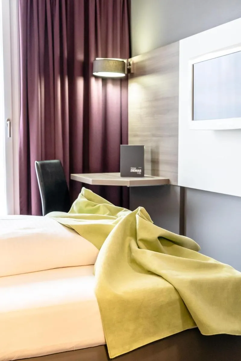 Image 3 of Hotel Demas City