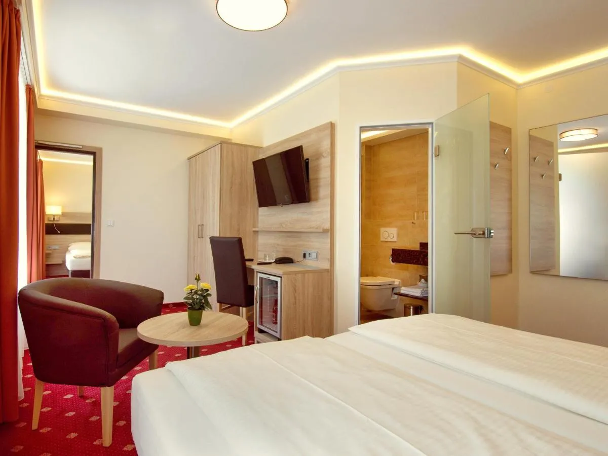 Image 5 of Hotel Kriemhild am Hirschgarten