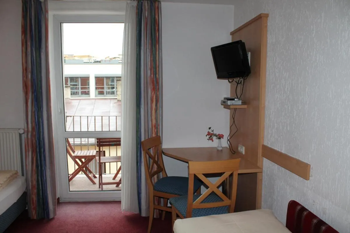 Image 4 of Hotel Margit