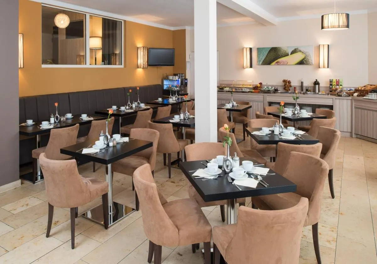 Image 2 of Hotel New Orly