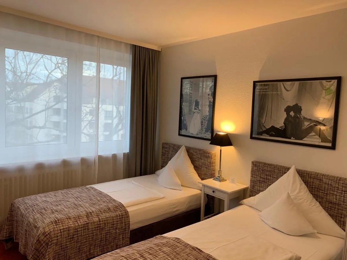 Image 2 of Hotel Nymphenburg City – München