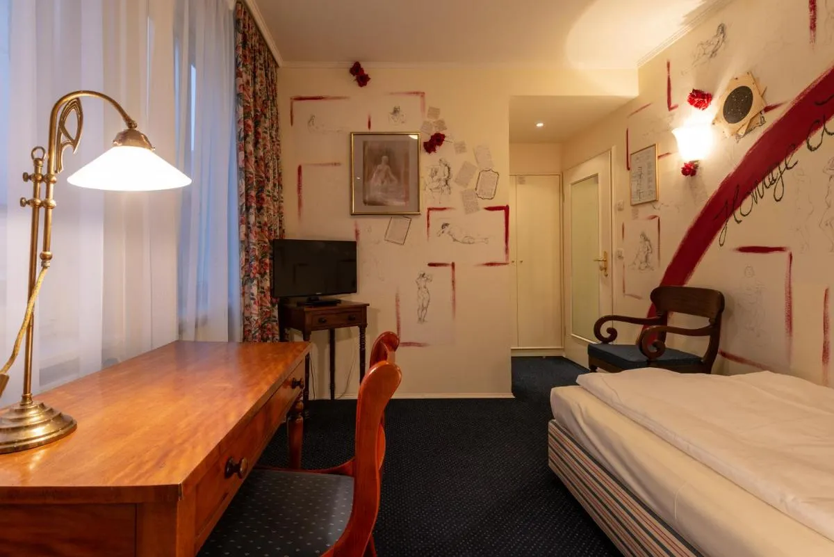Image 4 of Hotel Olympic