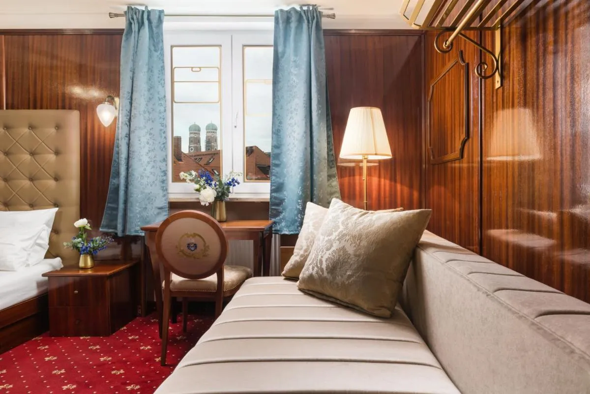 Image 6 of Hôtel du Train