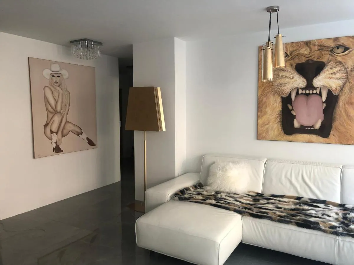 Image 1 of Luxurious 2 Bedroom Apartment Old City