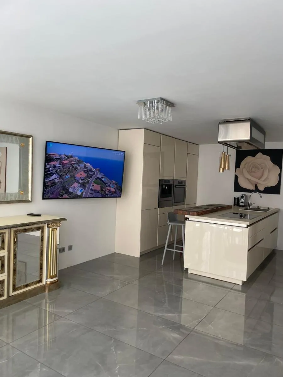 Image 3 of Luxurious 2 Bedroom Apartment Old City