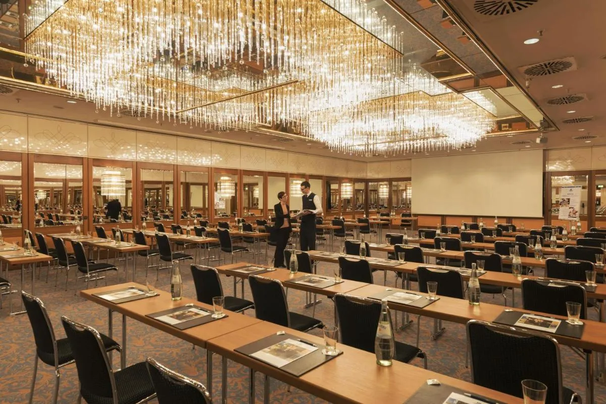 Image 4 of Maritim Hotel München