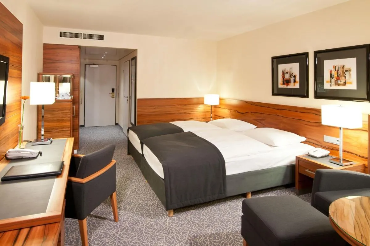 Image 1 of Maritim Hotel München