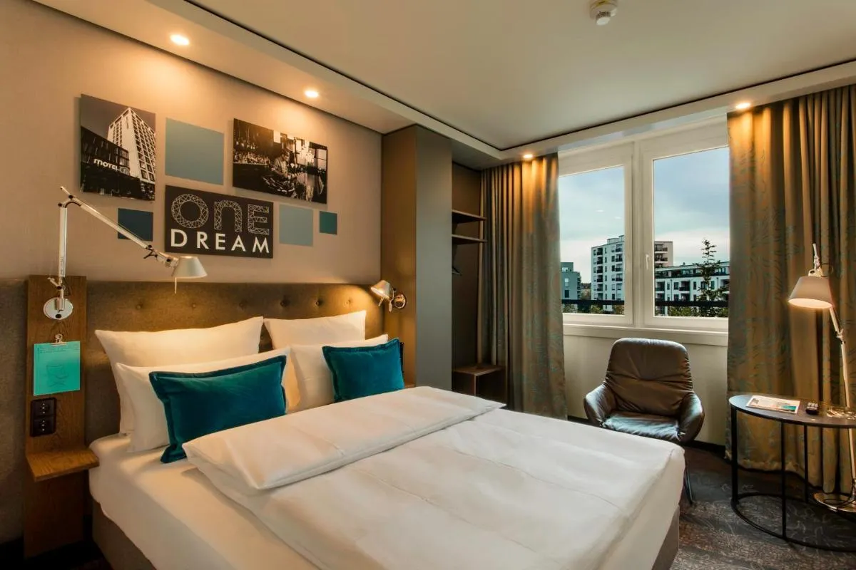 Image 1 of Motel One München-Campus