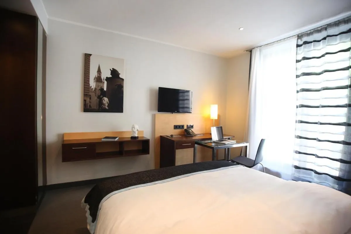 Image 4 of Schiller 5 Hotel