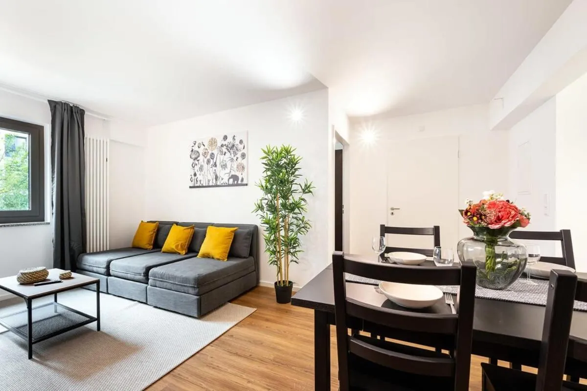 Image 3 of Urban Apartment with 2 Bedrooms