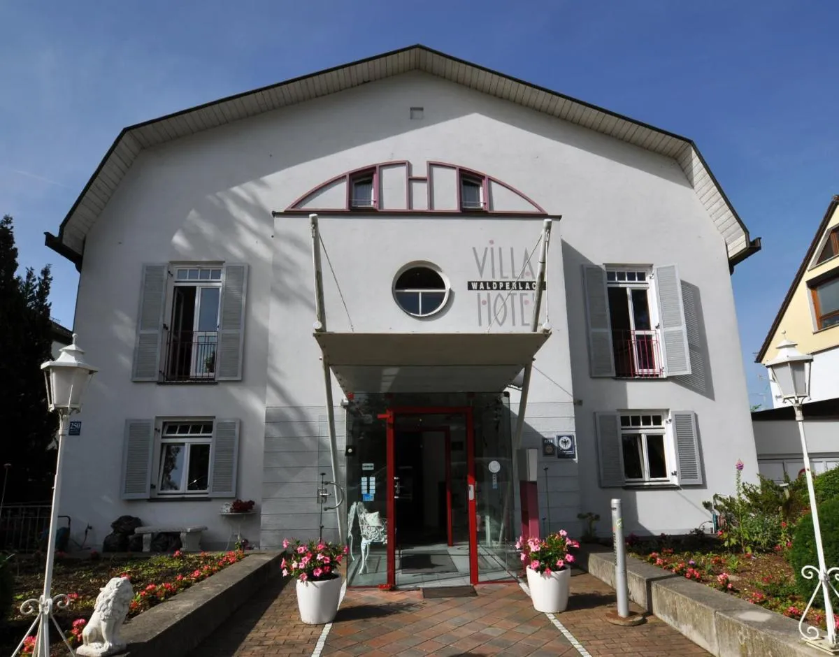 Image 1 of Villa Waldperlach by Blattl