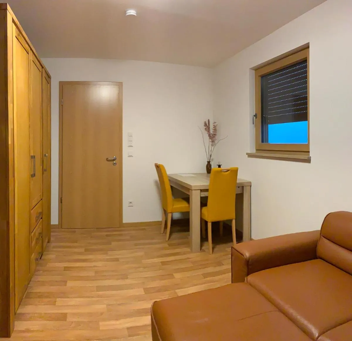 Image 3 of Wohnung möbliert, abgeschlossen und verkehrsgünstig gelegen