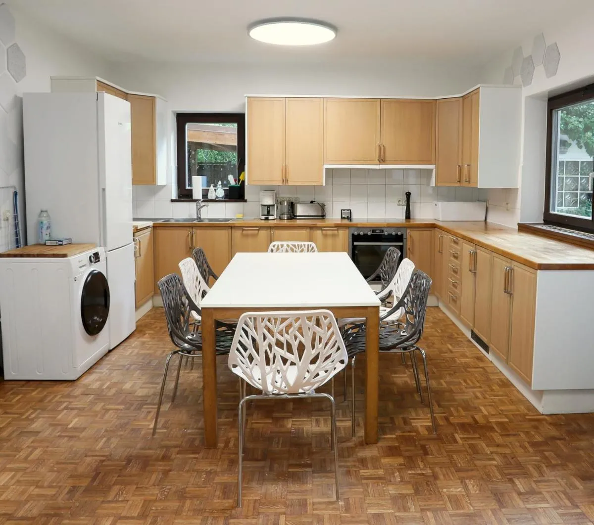 Image 1 of 10 min subway U-Bahn to Marienplatz 130 m2 – 4BR – 2Bath