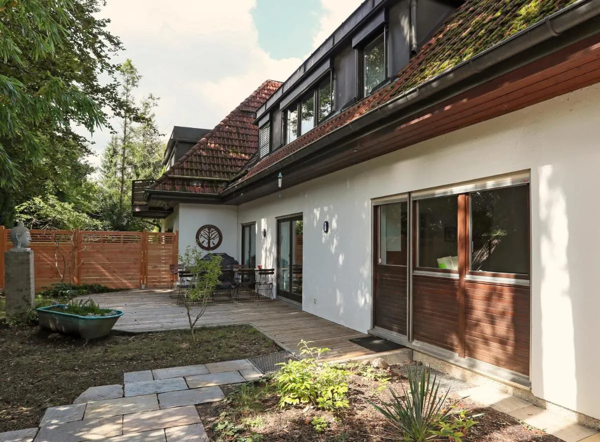 Image 5 of 10 min subway U-Bahn to Marienplatz 130 m2 – 4BR – 2Bath