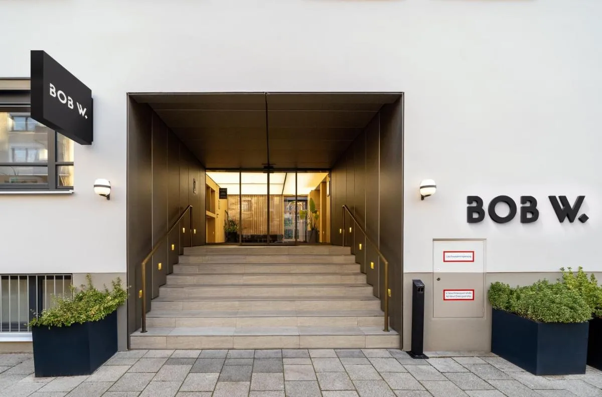 Image 5 of Bob W Munich Schwabing