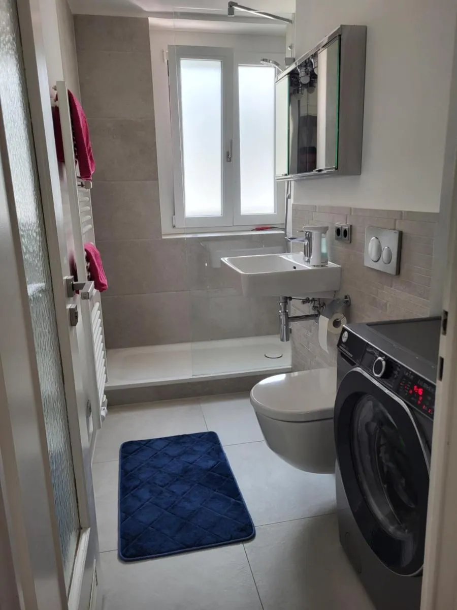Image 2 of CitySuite Englischer Garten 2 Zimmer Wohnung ruhig & Privat Parking