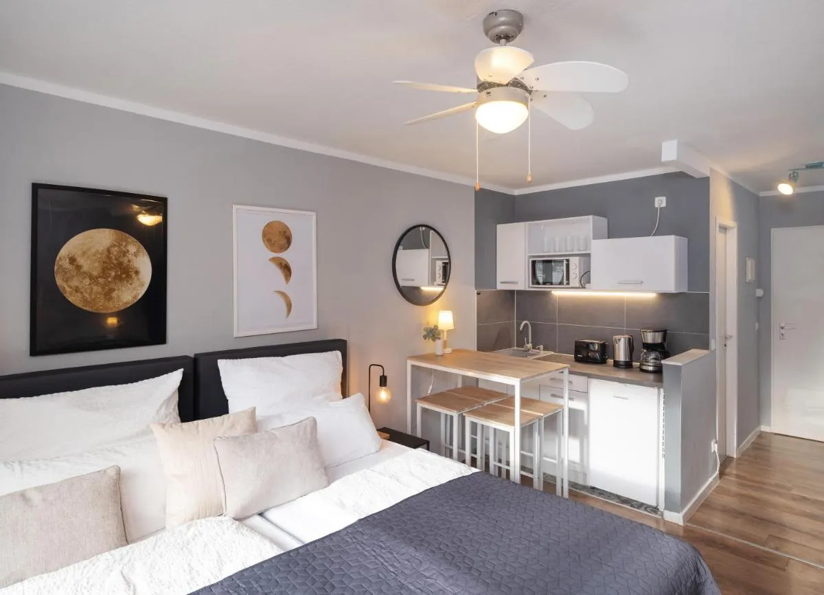 Image 2 of Cozy apartment in city center