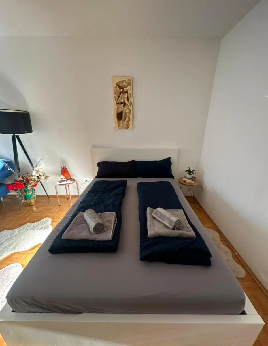 Image 4 of Feel home flat