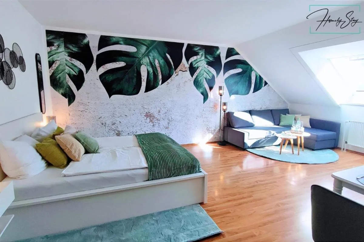 Image 5 of HOMELY STAY Serenity Greens – Stylisch Studio-Apartment with kitchen – 10 min to central station, pet friendly