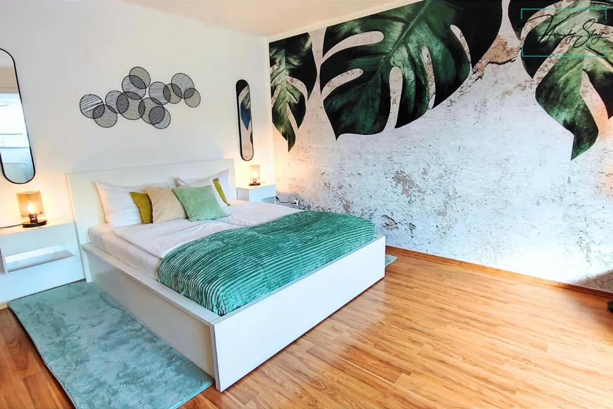 Image 4 of HOMELY STAY Serenity Greens – Stylisch Studio-Apartment with kitchen – 10 min to central station, pet friendly