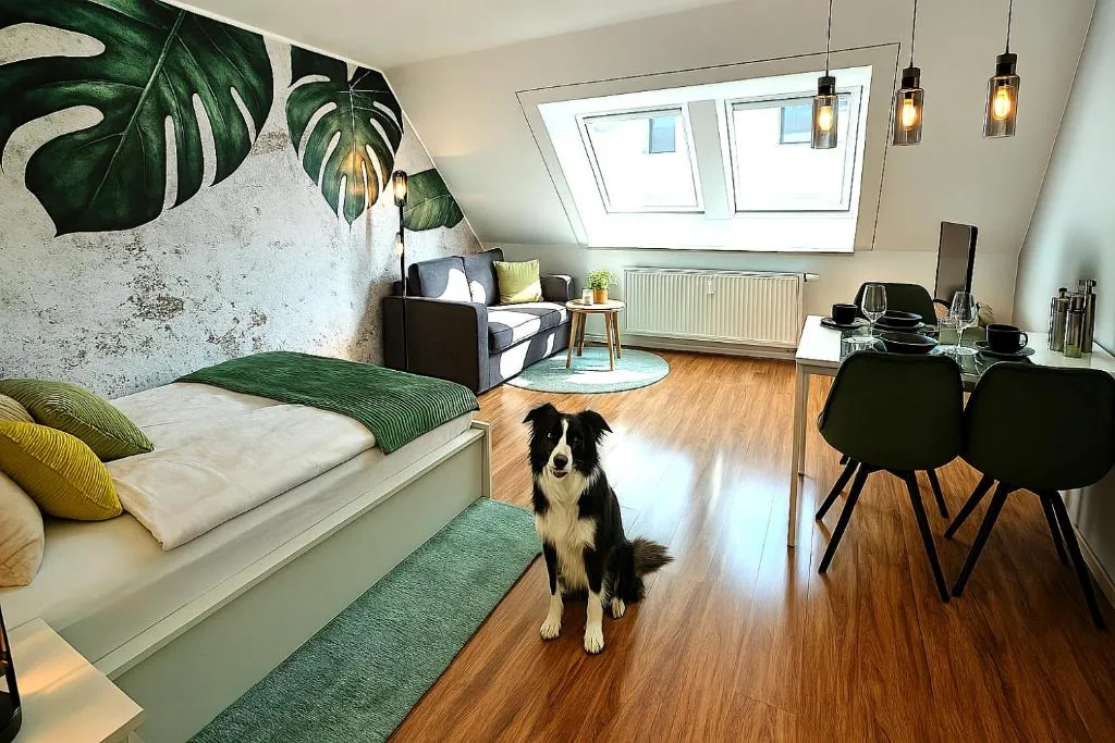 Image of HOMELY STAY Serenity Greens – Stylisch Studio-Apartment with kitchen – 10 min to central station, pet friendly