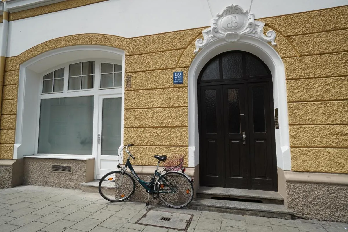 Image 6 of HOMELY STAY Studio 5 – Trendy Self-Check-In Stay in Munich