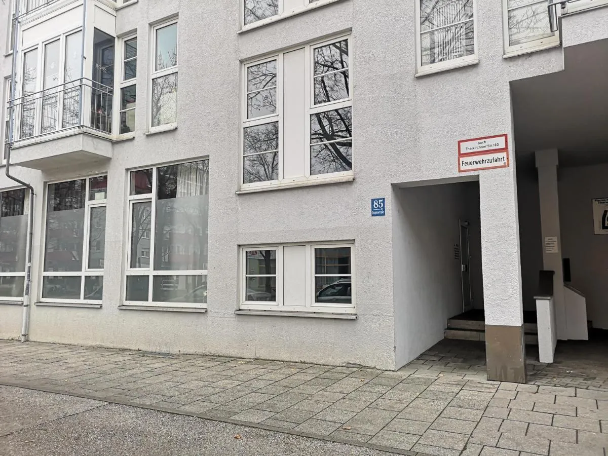 Image 5 of HOMELY STAY Studio 9 – Stylish & Convenient Self-Check-In Studio in Munich