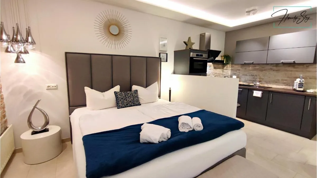 Image 6 of HOMELY STAY Studio P1 – Elegant Self-Check-in Studio-Apartment in Munich with Kitchen and Washing Machine