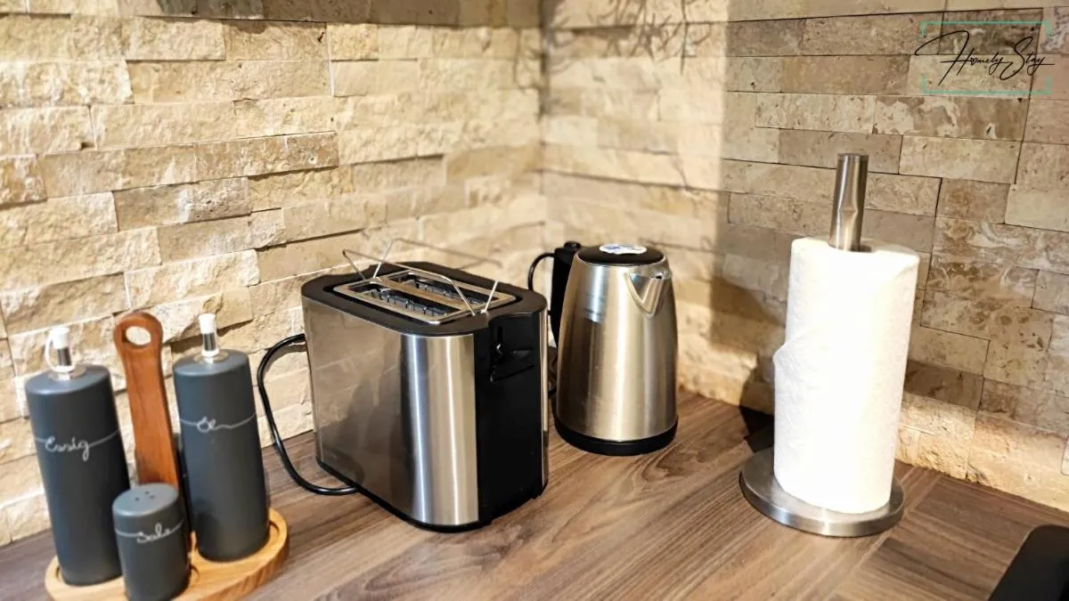 Image 4 of HOMELY STAY Studio P1 – Elegant Self-Check-in Studio-Apartment in Munich with Kitchen and Washing Machine