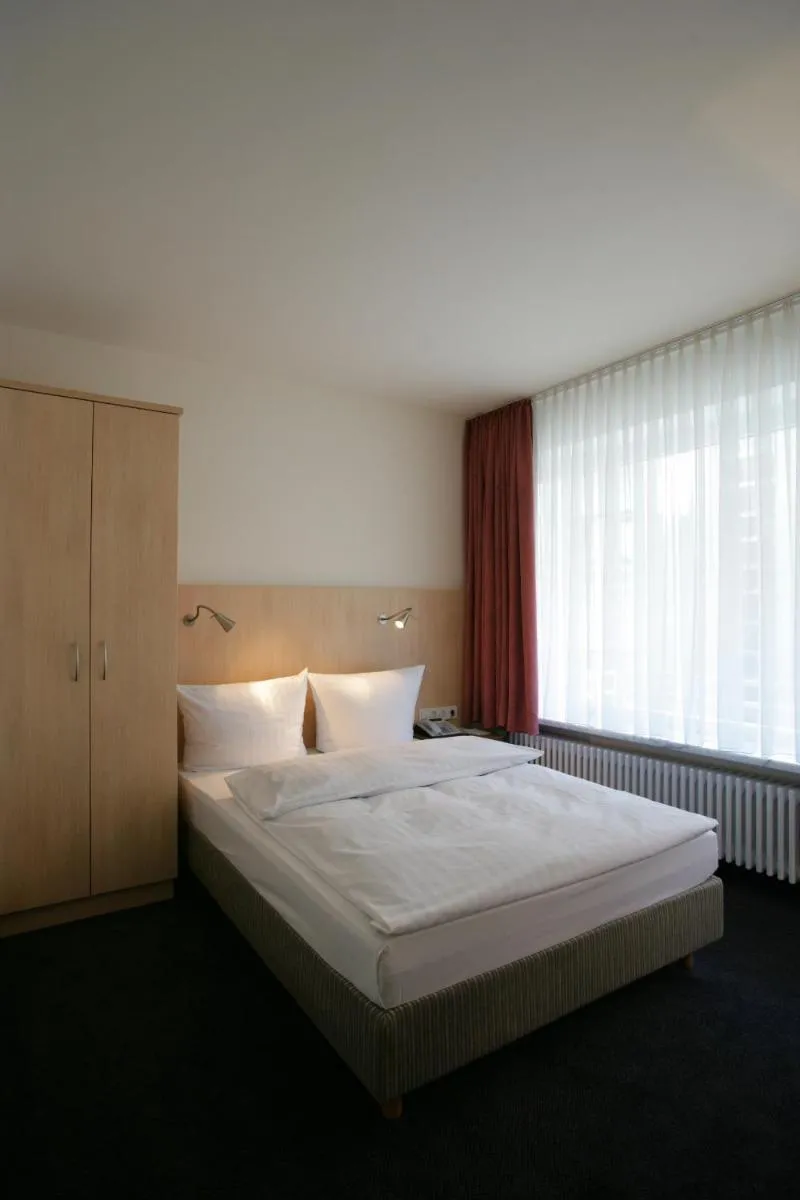 Image 6 of Hotel Senator München