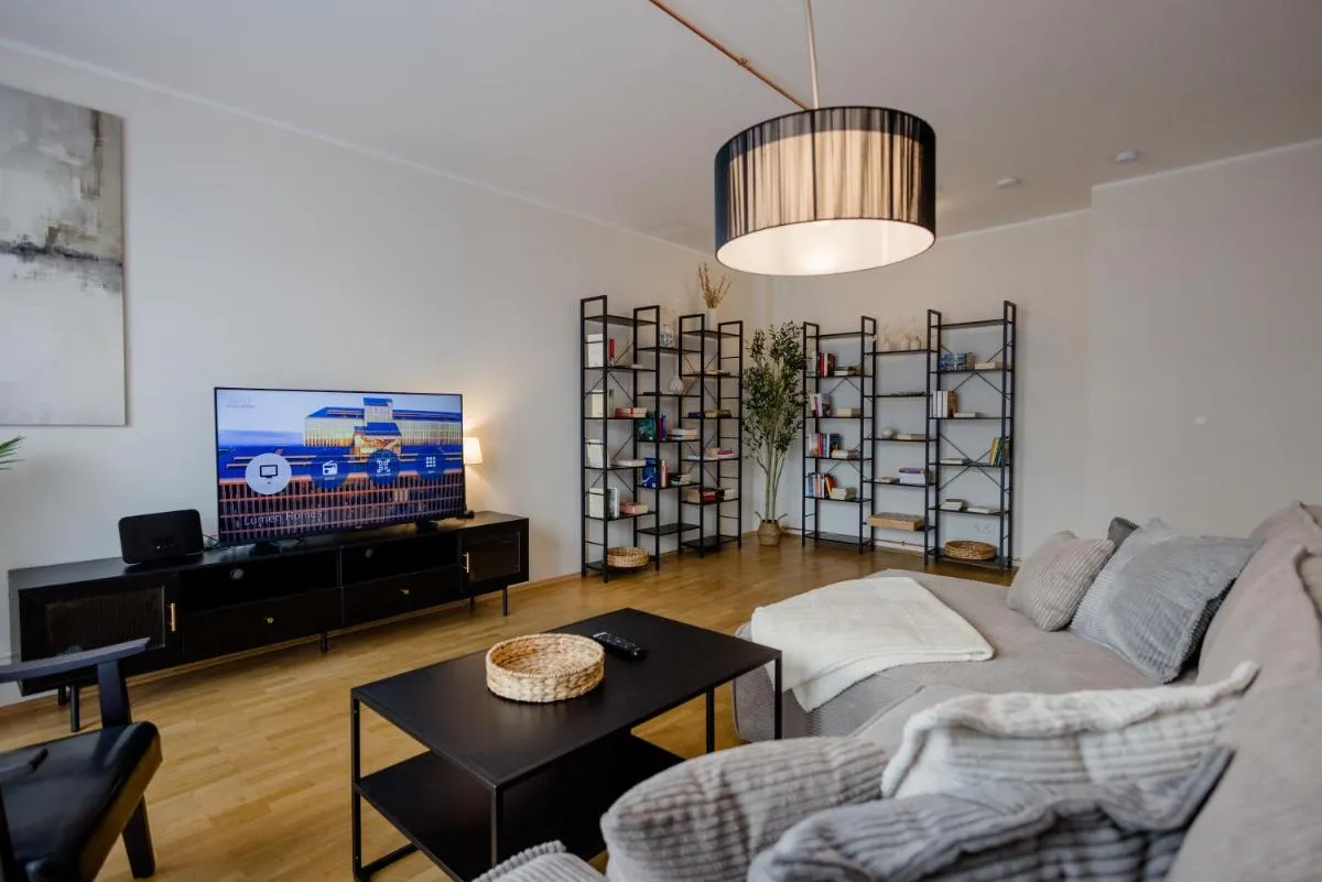 Image 2 of Lumen Homes – Altstadt-Residenz, direkt im Zentrum, geräumiges Apartment mit 5 Zimmern, Küche