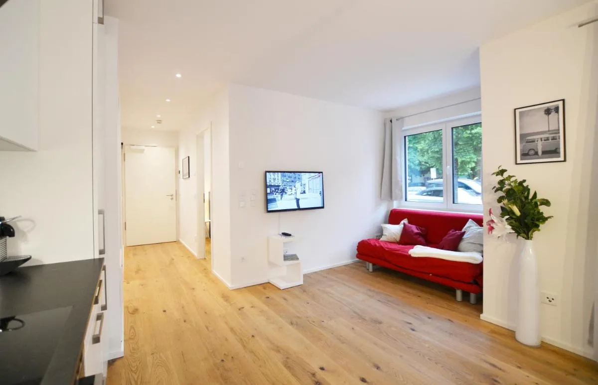 Image 3 of Modern apartment near downtown
