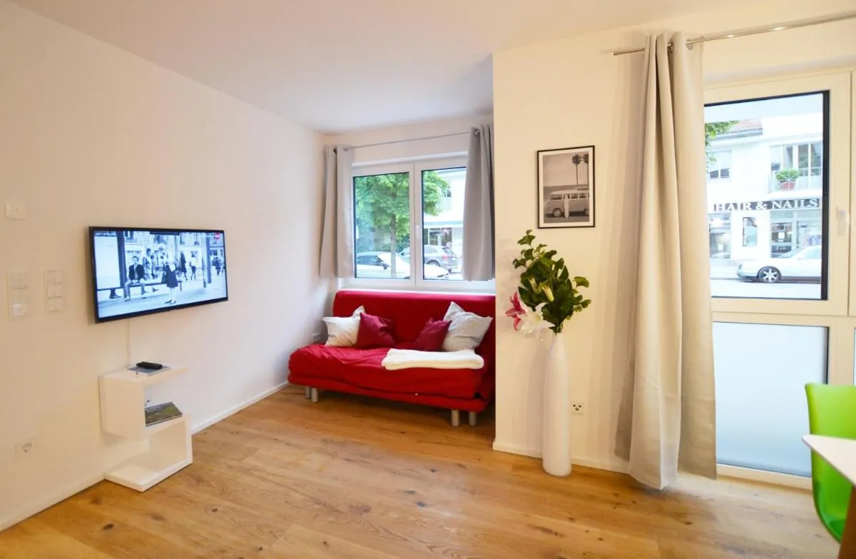 Image 6 of Modern apartment near downtown