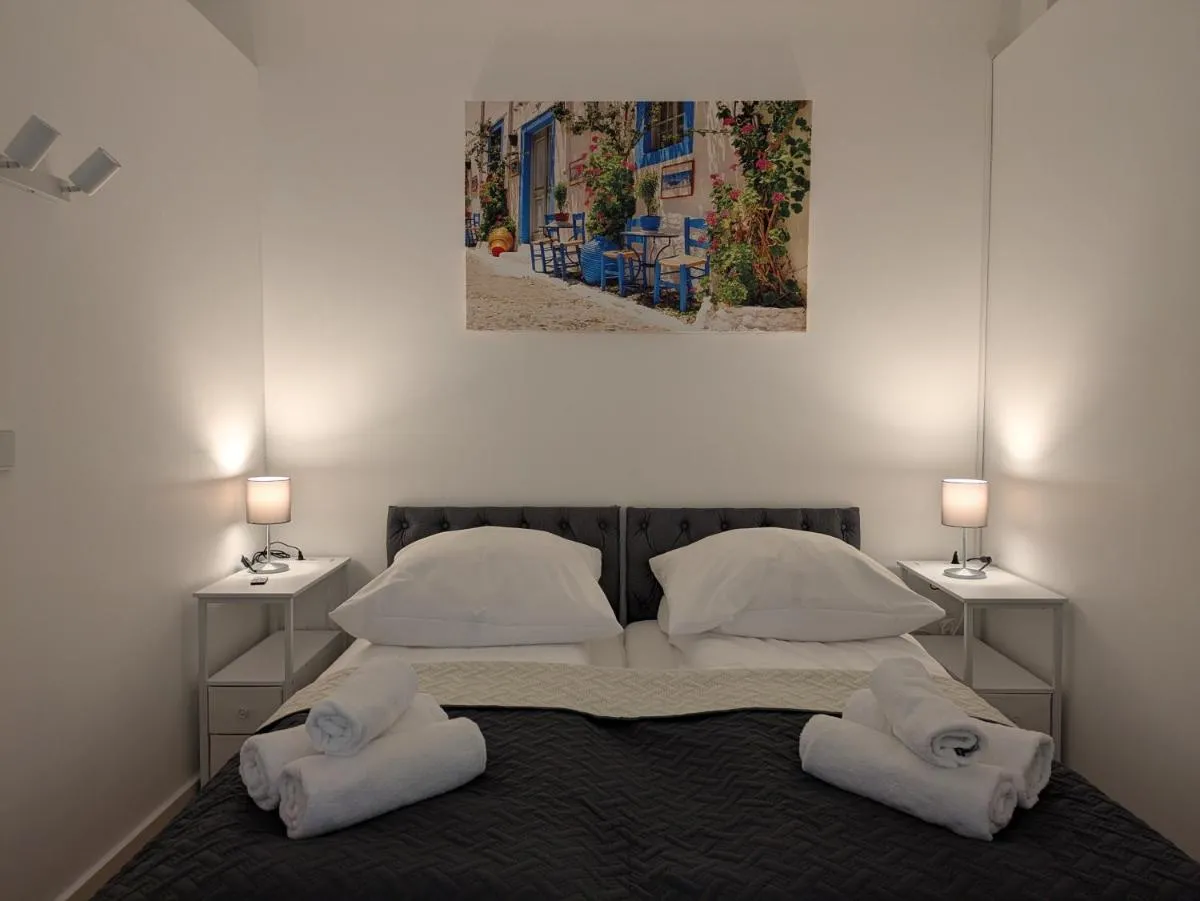 Image 1 of Munich Top Place direkt am Karlsplatz – Stachus 70 qm mit 2 Schlafzimmer Apartment Mila